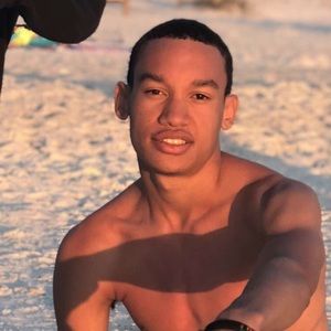 Meet your Posher, Lorenzo